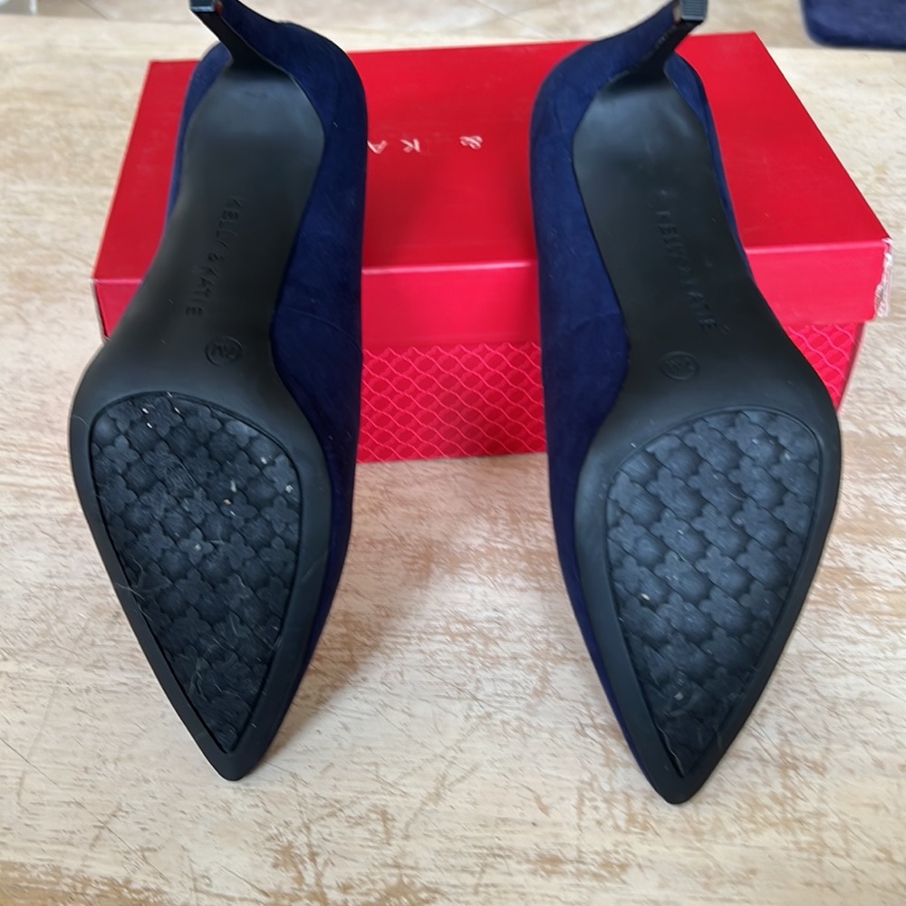 Shoes - Picture 5 of 6